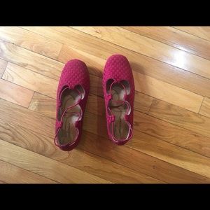 NWT‼️Comfort View Giana Flats